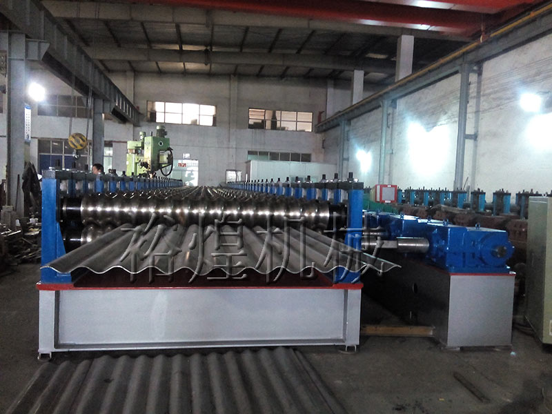 鋼板倉(cāng)波紋板設(shè)備成型機(jī) 鋼板倉(cāng)波紋板設(shè)備成型機(jī)